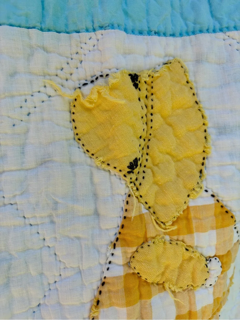 Vintage Sunbonnet Sue Quilt 62x75 - Hand Appliquéd & Quilted - Nursery Quilt
